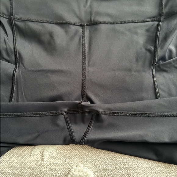 Lululemon Athletica Black Break Free Crop (Nulux 17") - Picture 9 of 10